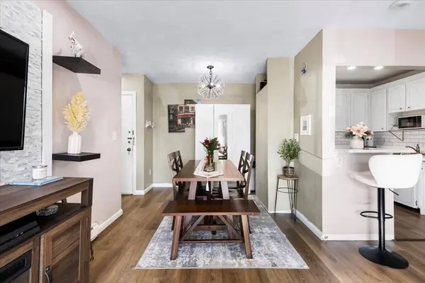 115. Grove St #11.., Boston, MA 02132