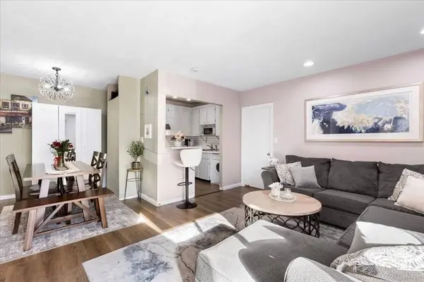 115. Grove St #11.., Boston, MA 02132