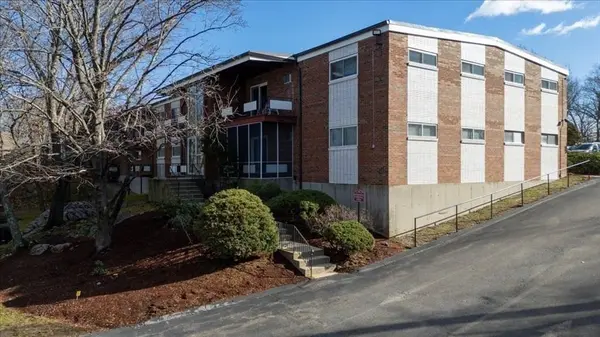 115. Grove St #11.., Boston, MA 02132