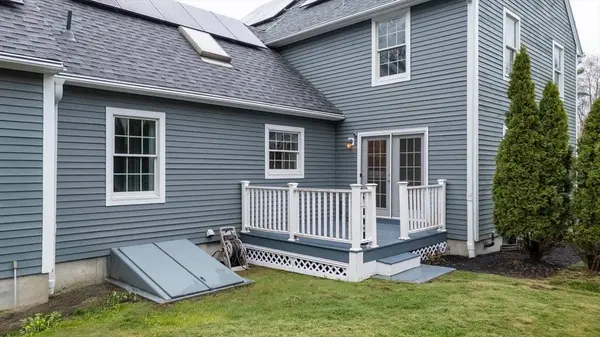 11 Revolution Dr, Leominster, MA 01453