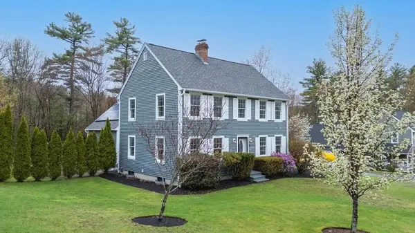 11 Revolution Dr, Leominster, MA 01453