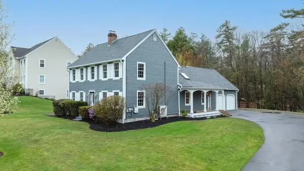 11 Revolution Dr, Leominster, MA 01453