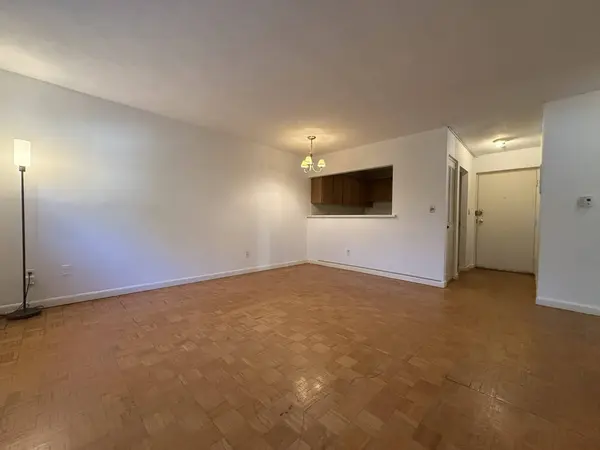 5050 Washington St #553, Boston, MA 02132