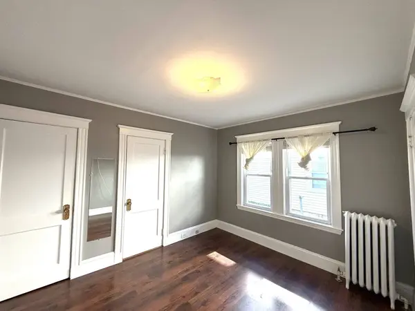 157 Willow St #1, Boston, MA 02132