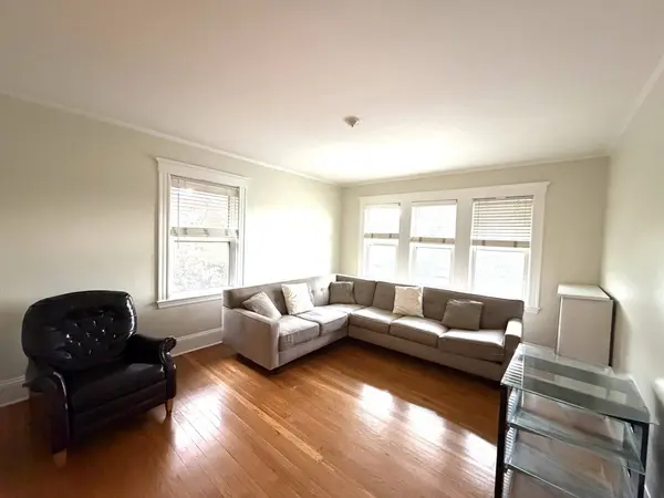 159 Willow St #2, Boston, MA 02132