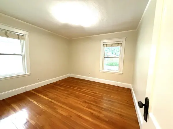 159 Willow St #2, Boston, MA 02132