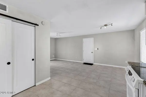 6318 S COLLEGE Avenue, Tempe, AZ 85283