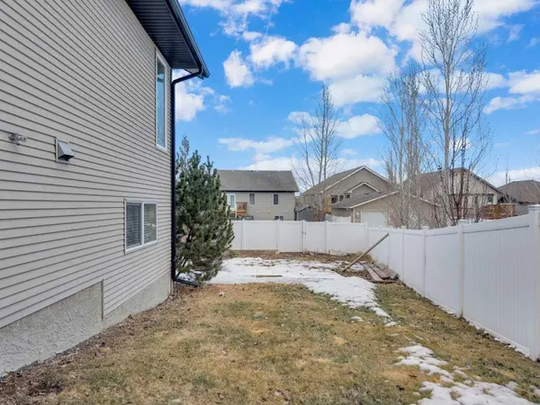 60 vanson Close, Red Deer, AB T4R 0G9