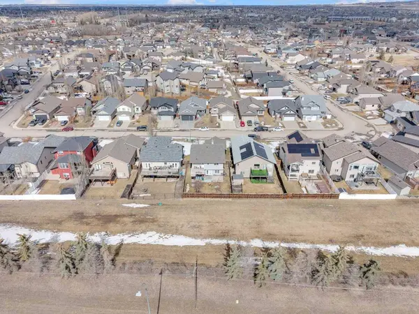 88 Valentine CRES, Red Deer, AB T4R0E8