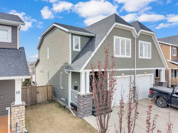 18 Shaw Close, Red Deer, AB T4R 0L3