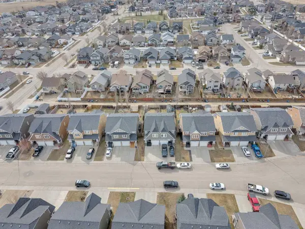18 Shaw Close, Red Deer, AB T4R 0L3