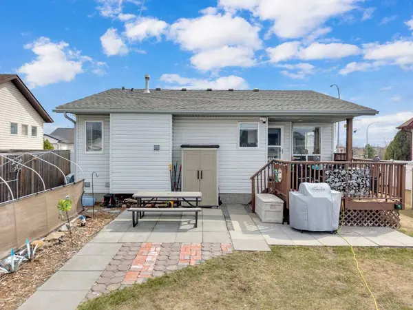 5406 Prairie Ridge Avenue, Blackfalds, AB T4M 0C9