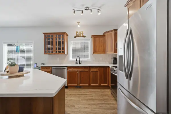 27 Ruttan Close, Red Deer, AB T4P 3T1