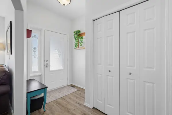 27 Ruttan Close, Red Deer, AB T4P 3T1