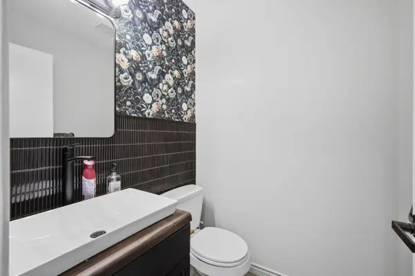 76 Lacey Clos, Red Deer, AB T4R 3R7