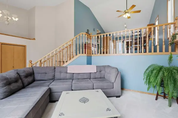 24 kelly, Red Deer, AB T4P 3S9