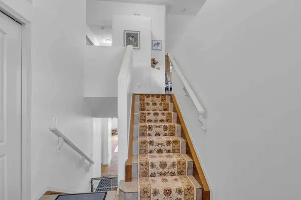 88 Valentine CRES, Red Deer, AB T4R0E8