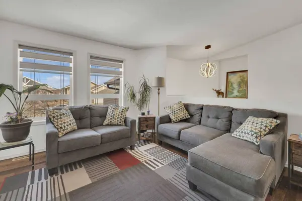 88 Valentine CRES, Red Deer, AB T4R0E8