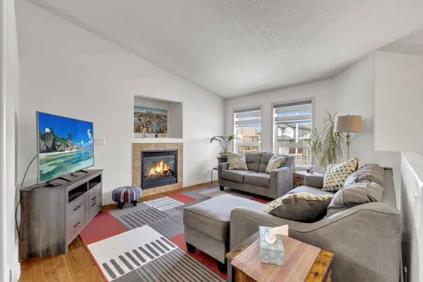 88 Valentine CRES, Red Deer, AB T4R0E8