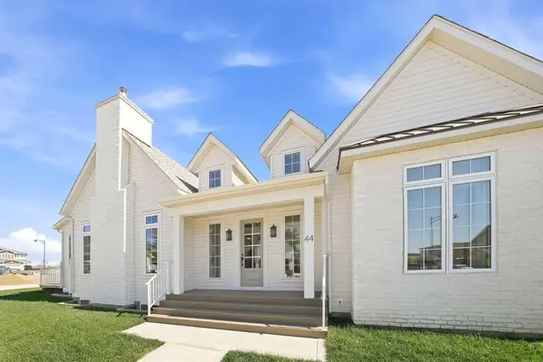 44 Everson Close, Red Deer, AB T4P 0X5