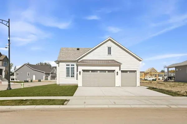 44 Everson Close, Red Deer, AB T4P 0X5