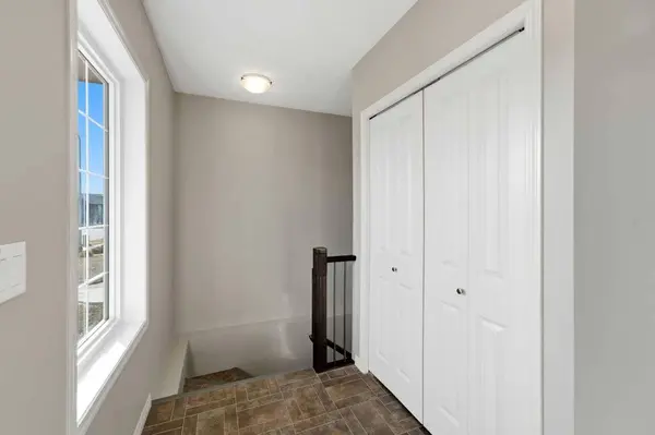 124 Pioneer WAY, Blackfalds, AB T4M 0B7