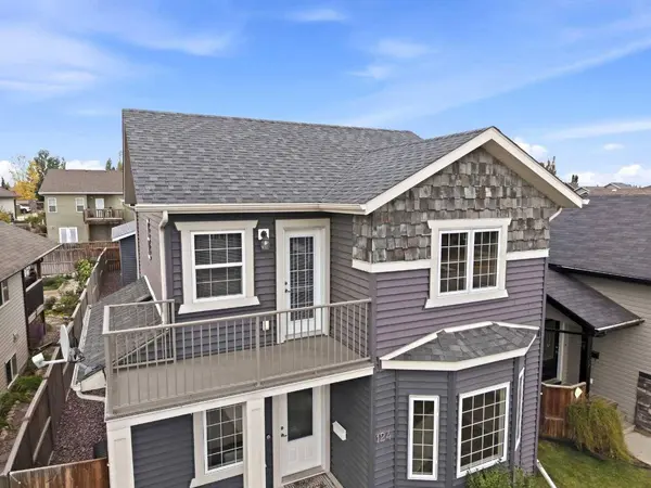 124 Pioneer WAY, Blackfalds, AB T4M 0B7