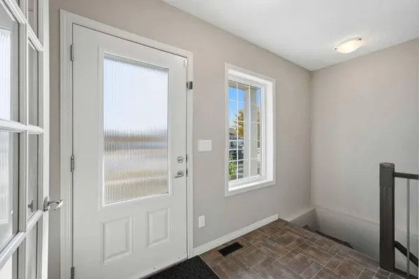 124 Pioneer WAY, Blackfalds, AB T4M 0B7