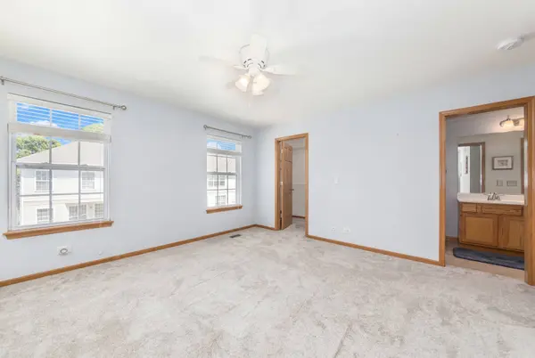733 Pheasant TRL, St. Charles, IL 60174