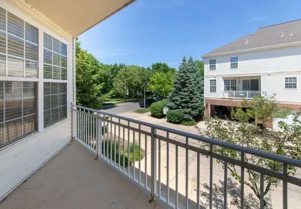 733 Pheasant TRL, St. Charles, IL 60174