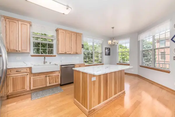 733 Pheasant TRL, St. Charles, IL 60174