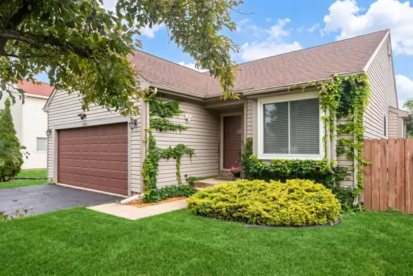 1862 Grosse Pointe DR, Hanover Park, IL 60133