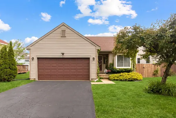 1862 Grosse Pointe DR, Hanover Park, IL 60133