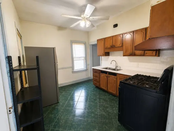 5630 W Cornelia AVE, Chicago, IL 60634