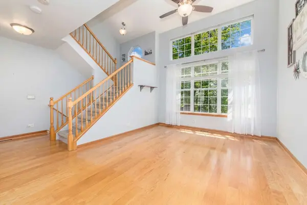 733 Pheasant TRL, St. Charles, IL 60174