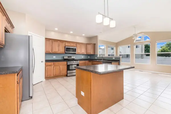 6014 Cherry Ridge DR, Plainfield, IL 60586