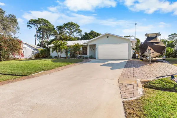 1155 SW Hutchins ST, Port St Lucie, FL 34983