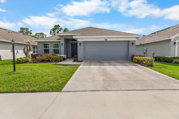 886 NE Whistling Duck WAY, Port St Lucie, FL 34983