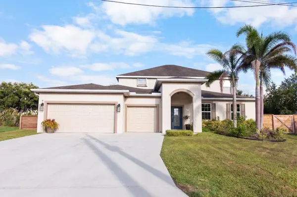 5648 NW Lorna CT, Port St Lucie, FL 34986