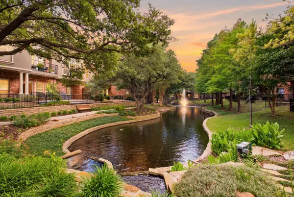 TOWNE LAKE