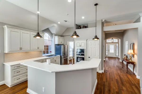 14596-camelot-ct-addison-tx-75001-High-Res-13 (1)