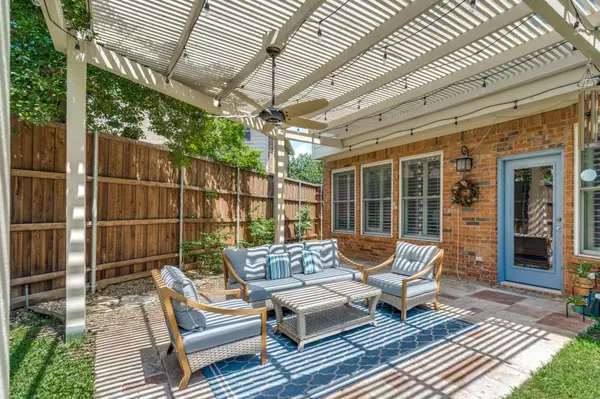 14641-waterview-cir-addison-tx-75001-High-Res-23