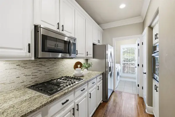14891 Towne Lake CIR, Addison, TX 75001