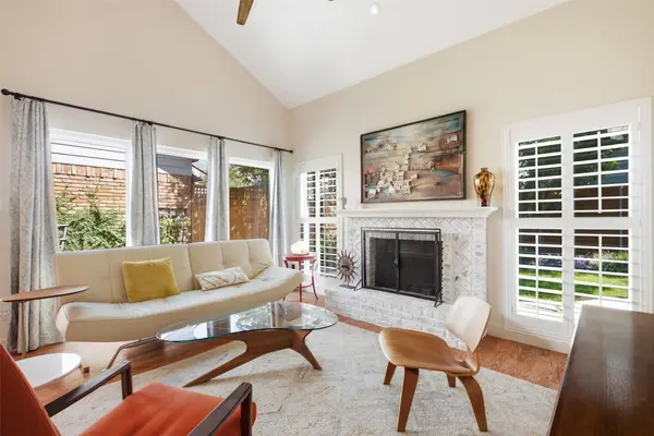 4040 Rive LN, Addison, TX 75001