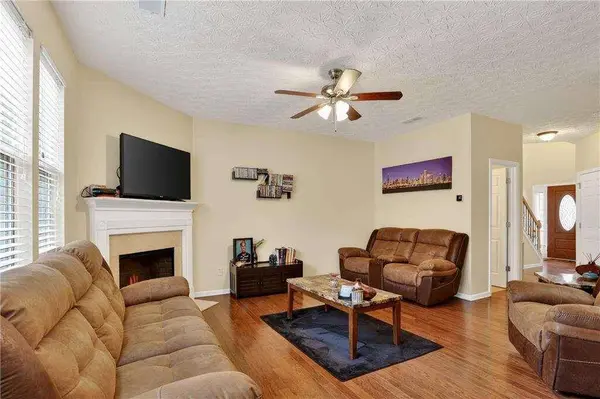 5556 Cascade RUN, South Fulton, GA 30336