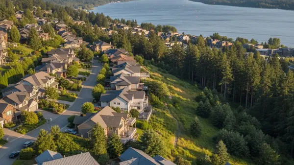 feature image of Deciding Between Hood River, OR vs Vancouver, WA: What Buyers Need to Know in 2026