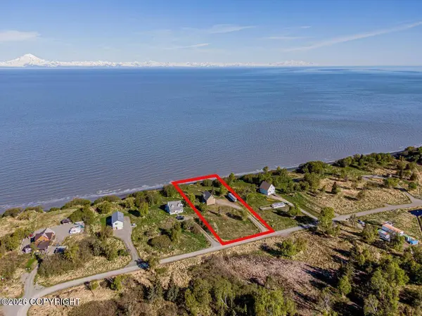 11091 Crestline LN, Clam Gulch, AK 99568