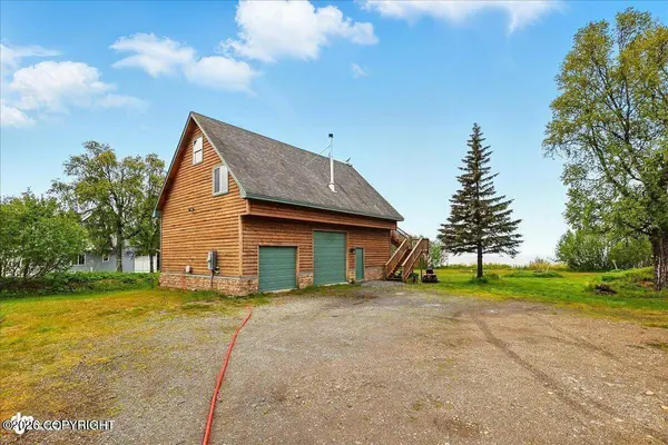 11091 Crestline LN, Clam Gulch, AK 99568
