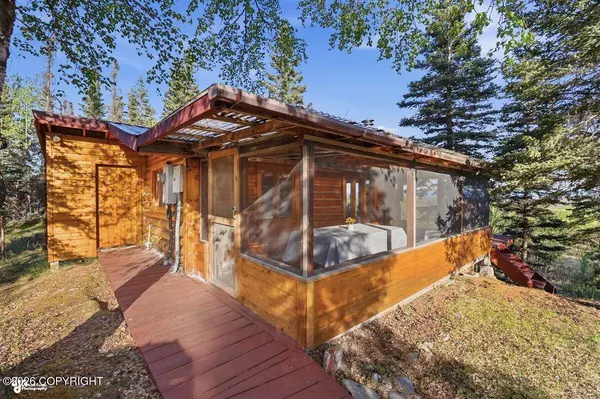 36210 Cottontree LN, Sterling, AK 99672