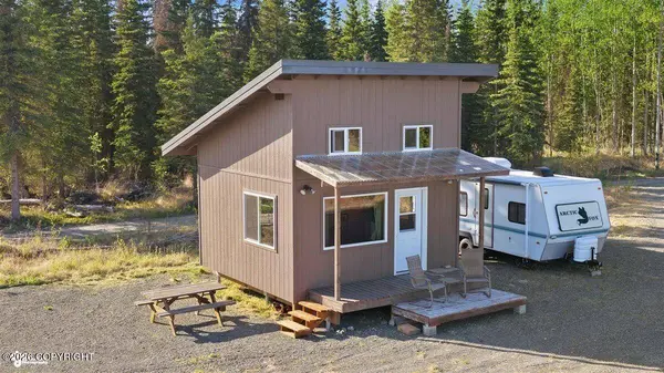 36150 Cottontree LN, Sterling, AK 99672